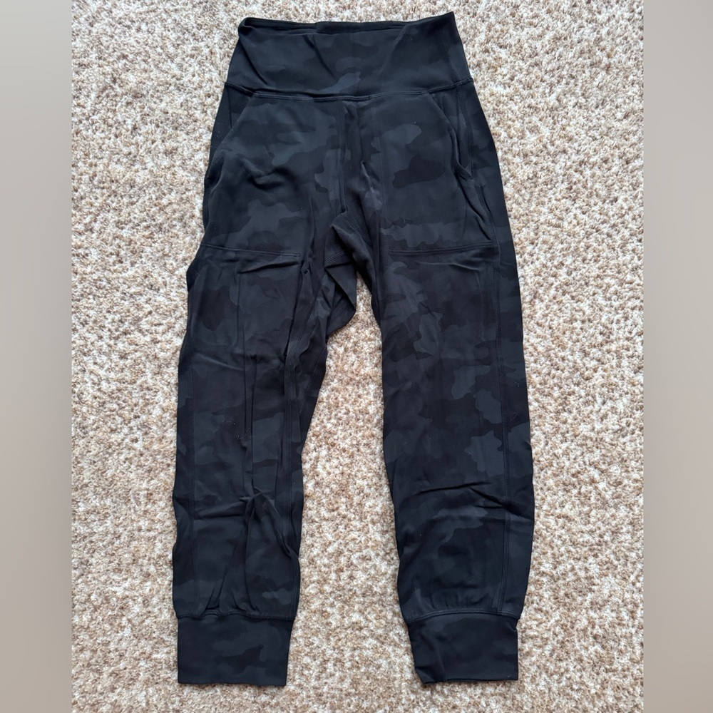 Lululemon Align High-Rise Jogger Crop Size 2 Heritage 365 Camo Deep Coal Multi